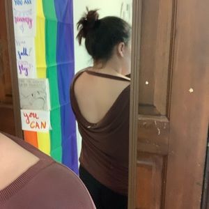 Long sleeved soft shirt with swoop back